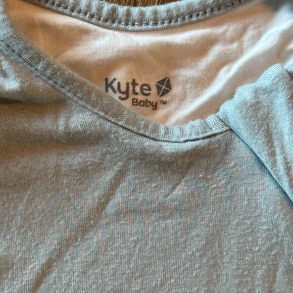 Kyte Baby sleep sack  .5 tog light blue size medium (18-30 Lbs) - Picture 5 of 9